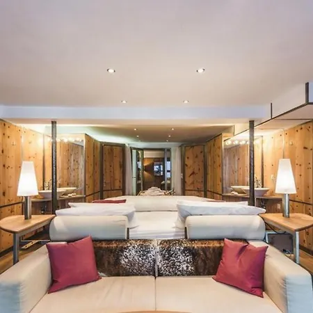 アパート 3bdr Relaxing And Spacious Apartment- If You Want To Book, Please Contact On Wh-ats-app - 0034-635-518-216 !!!! *